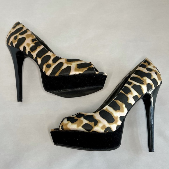 Just Fabulous Leopard Peep Toe Platform Pumps (9) - Picture 2 of 7